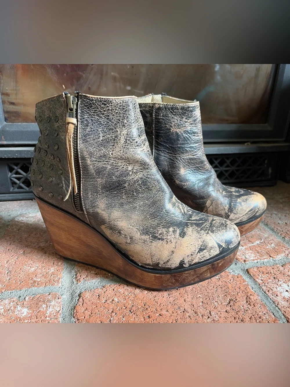 Bedstu Ghent wedge leather booties ankle boot studded side zip size 11